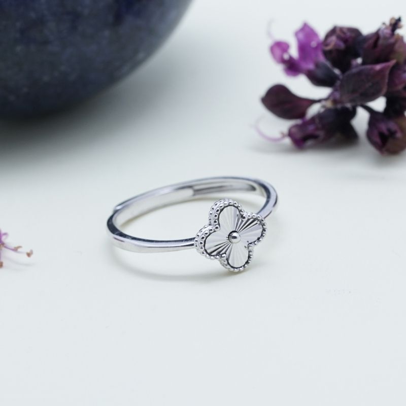 Van Cleef Gümüş Yüzük