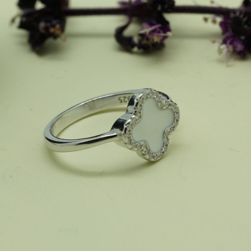 Van Cleef Gümüş Yüzük