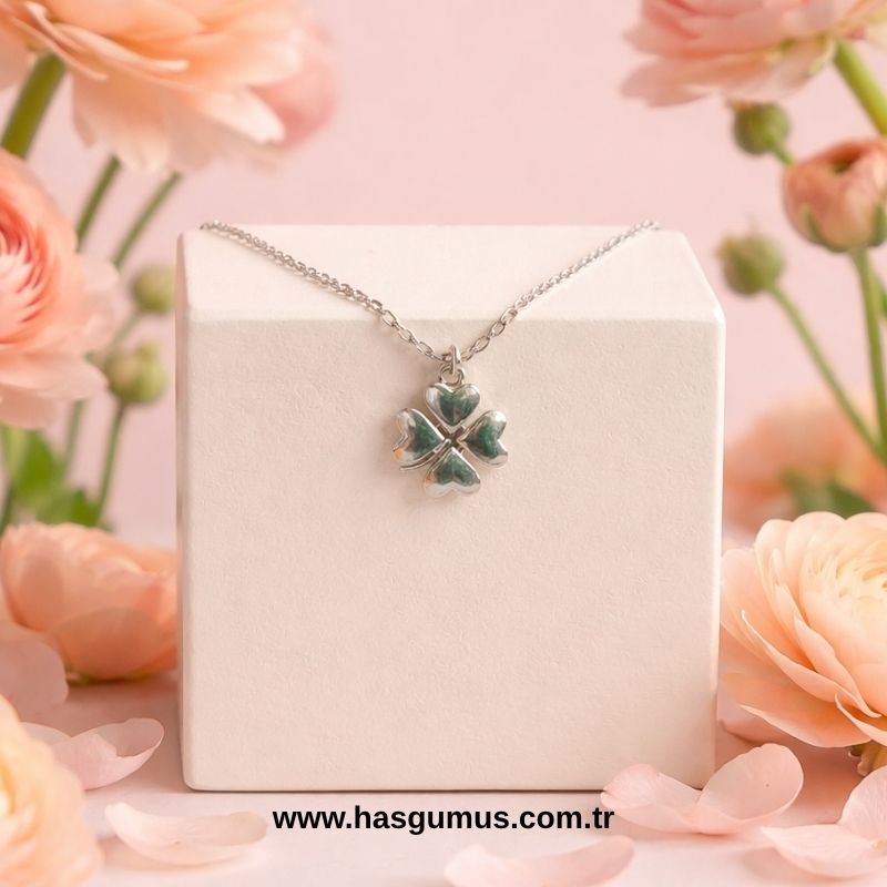Gümüş Yonca Kolye