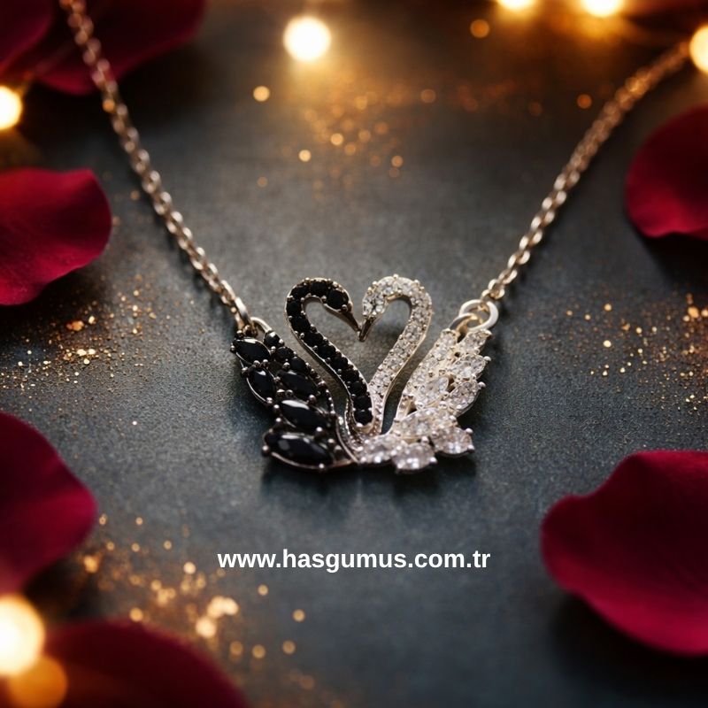 Gümüş Kuğu Kolye