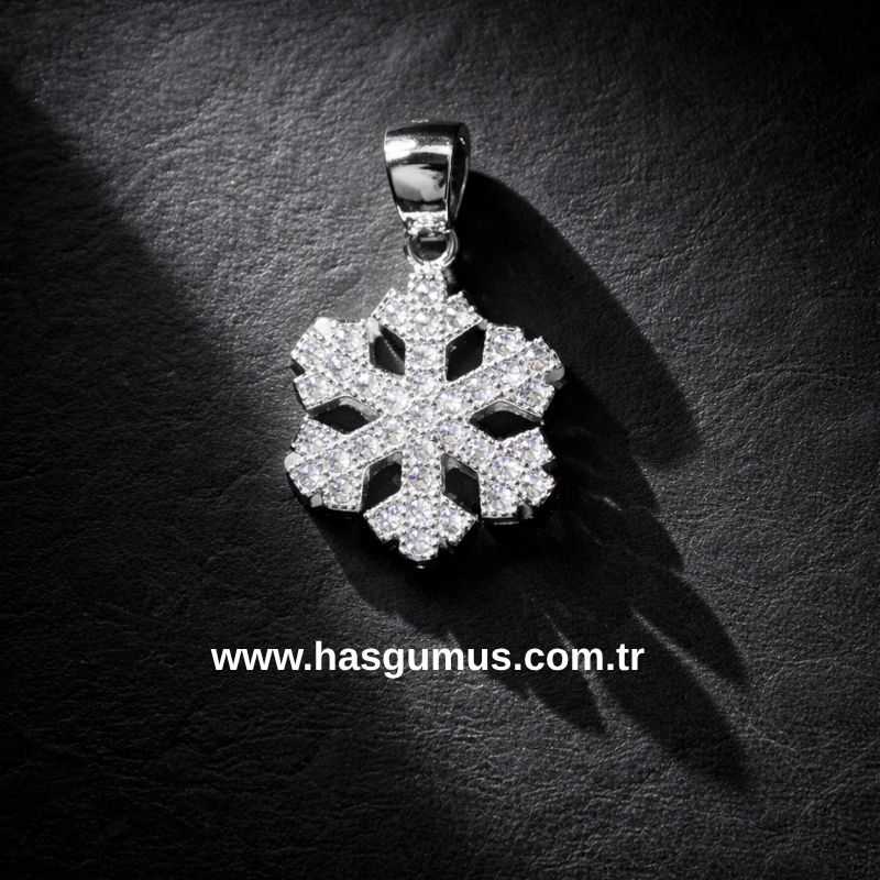 KAR TANESİ KOLYE UCU